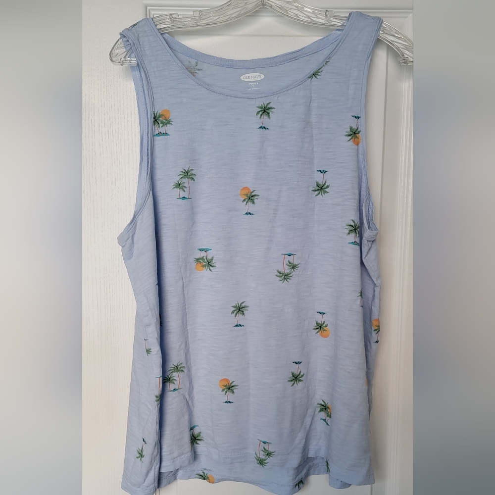 LIKE NEW! Old Navy Women's XL Everywear Tank - baby blue with palm trees